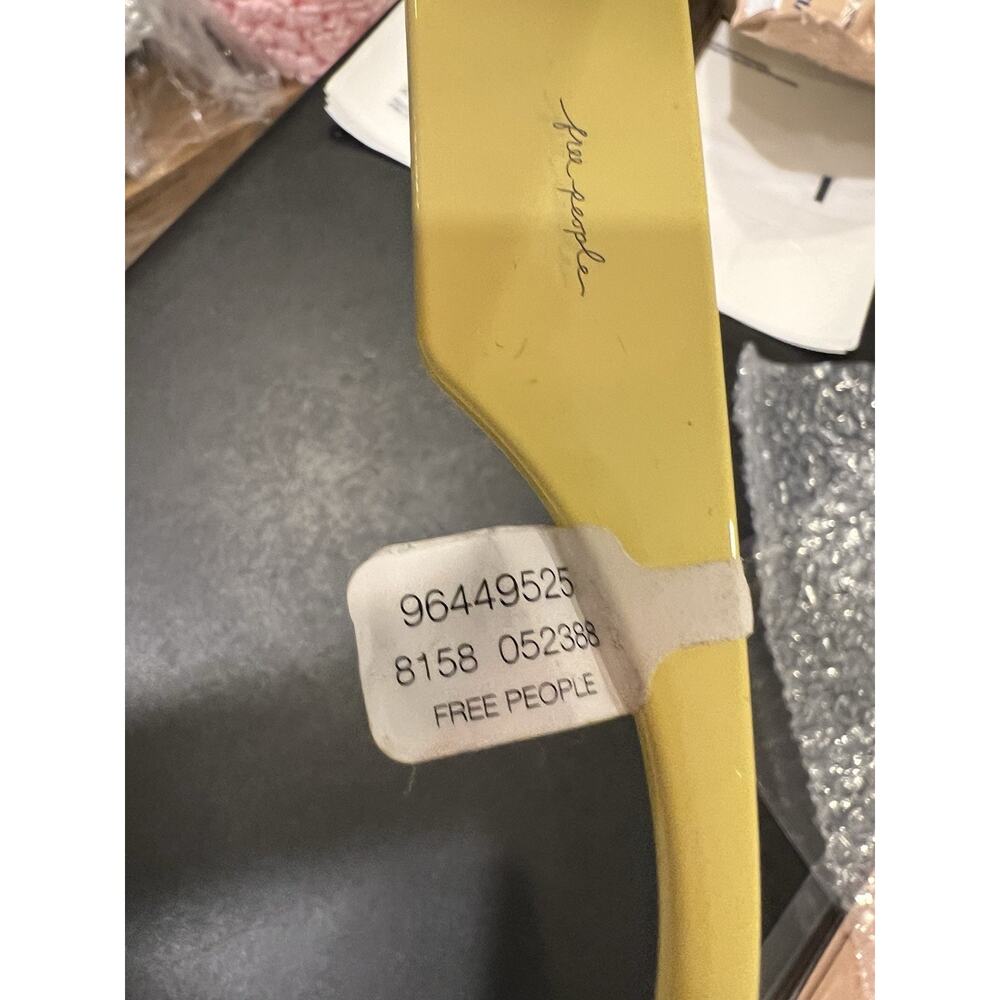 Free People Yellow Oversized Sunglasses - Picture 6 of 6